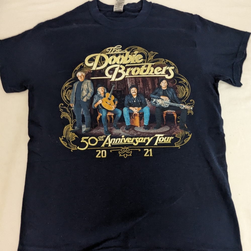 Doobie Brothers 2021 Concert Tee with Tour Cities on Back Small